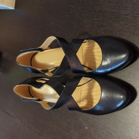 Easy Spirit Rovana Black Pumps Sz M New 